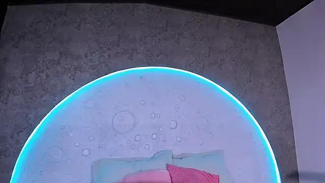 Explore our live girls sluts from our Custom and Multi clubs and checkout exclusive access to highly interactive content, such as shape, hair, titties, pussy type and many more.