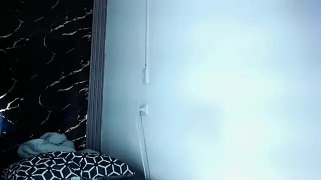 jamescurli_ from StripChat is Freechat