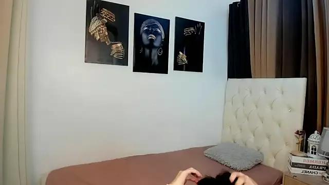 Explore our live girls sluts from our Custom and Multi clubs and checkout exclusive access to highly interactive content, such as shape, hair, titties, pussy type and many more.