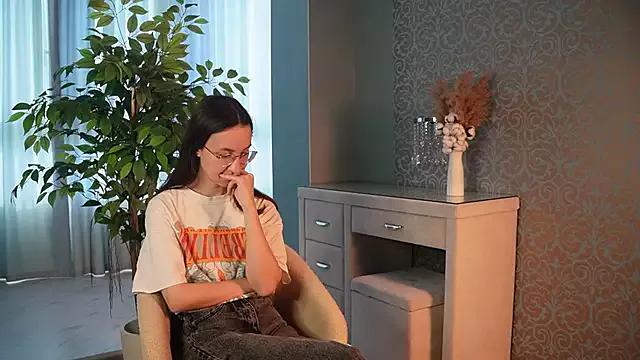 JaneLucie from StripChat is Freechat