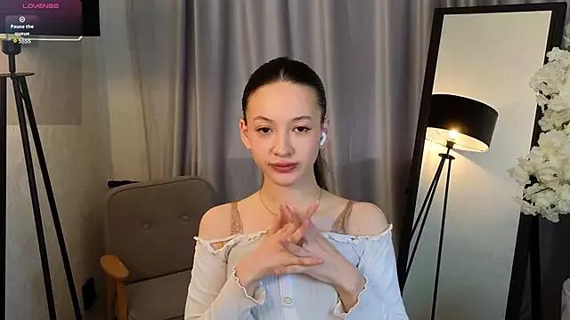 Explore our live girls sluts from our Custom and Multi clubs and checkout exclusive access to highly interactive content, such as shape, hair, titties, pussy type and many more.