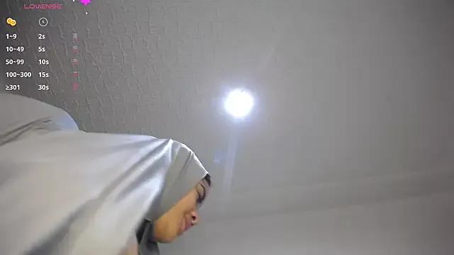 janna_isa from StripChat