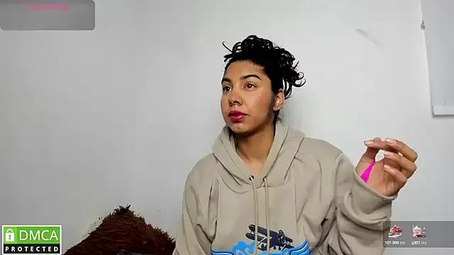 Explore our live girls sluts from our Custom and Multi clubs and checkout exclusive access to highly interactive content, such as shape, hair, titties, pussy type and many more.