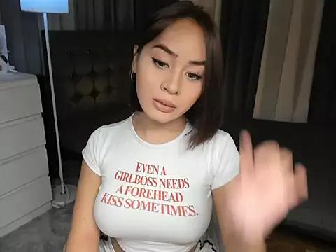 Explore our live girls sluts from our Custom and Multi clubs and checkout exclusive access to highly interactive content, such as shape, hair, titties, pussy type and many more.