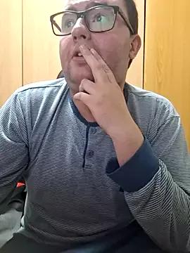 Javier_bear from StripChat is Freechat