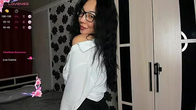 Explore our live girls sluts from our Custom and Multi clubs and checkout exclusive access to highly interactive content, such as shape, hair, titties, pussy type and many more.