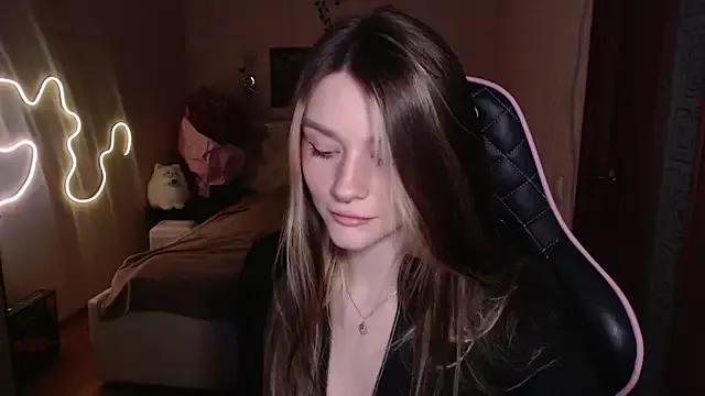 Explore our live girls sluts from our Custom and Multi clubs and checkout exclusive access to highly interactive content, such as shape, hair, titties, pussy type and many more.