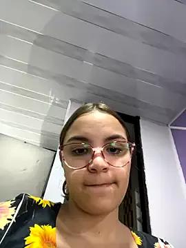 Jeeniiveekk from StripChat