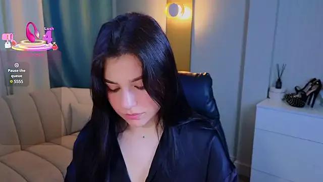 Explore our live girls sluts from our Custom and Multi clubs and checkout exclusive access to highly interactive content, such as shape, hair, titties, pussy type and many more.