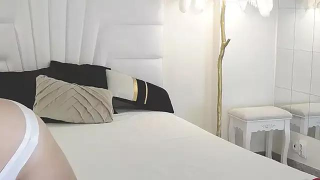 JennaClover from StripChat is Freechat
