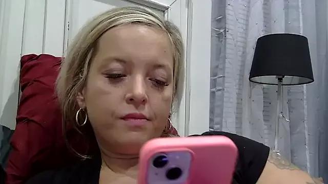 JennaLynn785 from StripChat