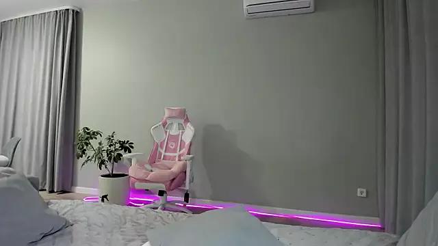 Explore our live girls sluts from our Custom and Multi clubs and checkout exclusive access to highly interactive content, such as shape, hair, titties, pussy type and many more.