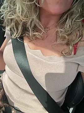 JenniLowen from StripChat