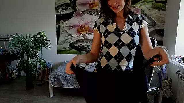 jenny2cutey from StripChat is Freechat