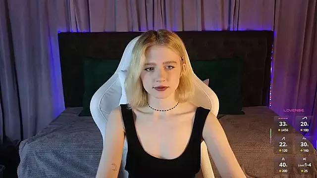 Explore our live girls sluts from our Custom and Multi clubs and checkout exclusive access to highly interactive content, such as shape, hair, titties, pussy type and many more.