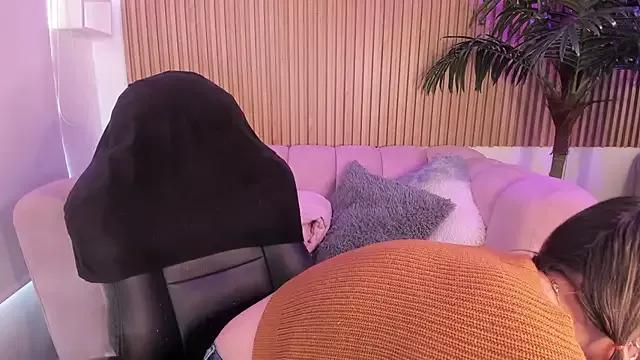 Jenny_Wolridge_ from StripChat is Freechat