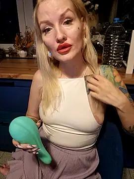 JessicaInver from StripChat