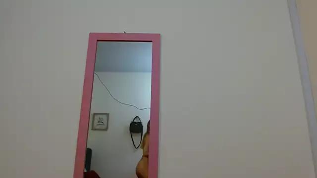 Explore our live girls sluts from our Custom and Multi clubs and checkout exclusive access to highly interactive content, such as shape, hair, titties, pussy type and many more.