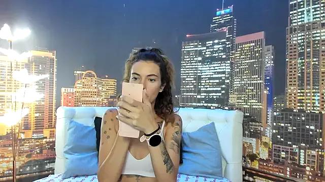 Explore our live girls sluts from our Custom and Multi clubs and checkout exclusive access to highly interactive content, such as shape, hair, titties, pussy type and many more.