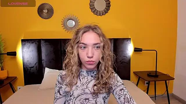 Explore our live girls sluts from our Custom and Multi clubs and checkout exclusive access to highly interactive content, such as shape, hair, titties, pussy type and many more.