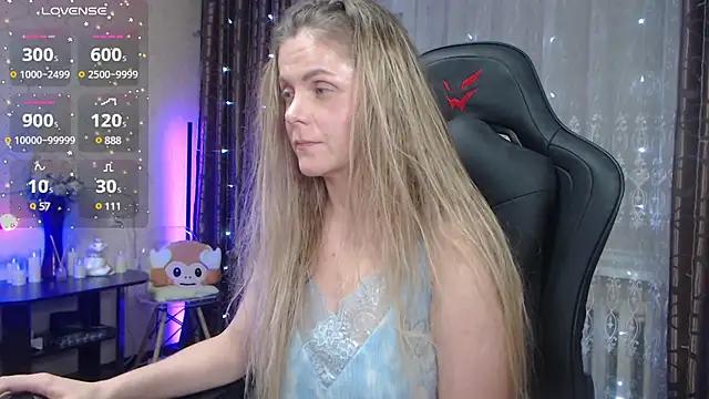Explore our live girls sluts from our Custom and Multi clubs and checkout exclusive access to highly interactive content, such as shape, hair, titties, pussy type and many more.