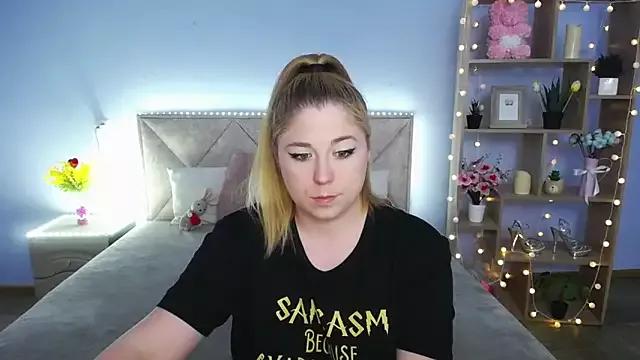 Explore our live girls sluts from our Custom and Multi clubs and checkout exclusive access to highly interactive content, such as shape, hair, titties, pussy type and many more.