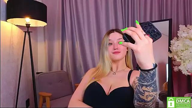 JessRosen from StripChat is Freechat