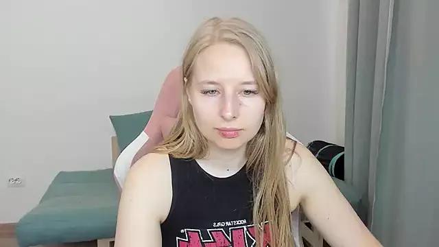 Explore our live girls sluts from our Custom and Multi clubs and checkout exclusive access to highly interactive content, such as shape, hair, titties, pussy type and many more.