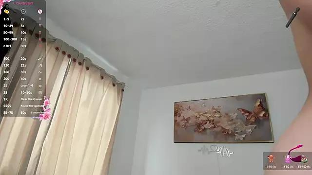 jessyegoldenn from StripChat
