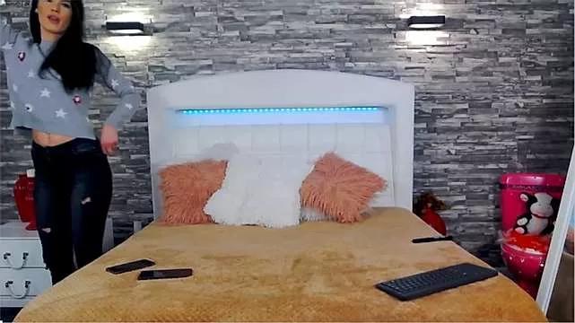 Explore our live girls sluts from our Custom and Multi clubs and checkout exclusive access to highly interactive content, such as shape, hair, titties, pussy type and many more.