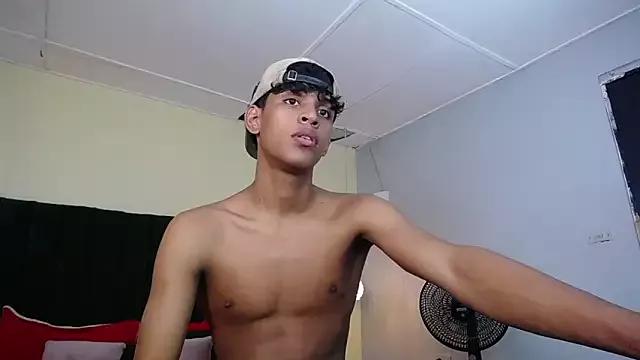 Photos of jhos_padill from StripChat is Freechat