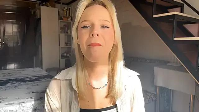 JinRenkes from StripChat is Freechat