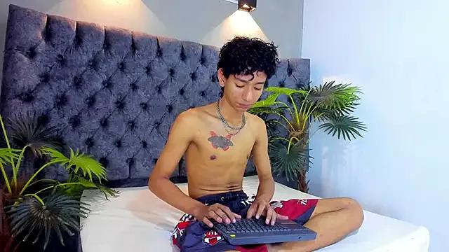 Explore our live girls sluts from our Custom and Multi clubs and checkout exclusive access to highly interactive content, such as shape, hair, titties, pussy type and many more.