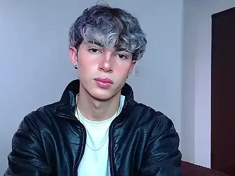 John_vichenso webcams show profile image 