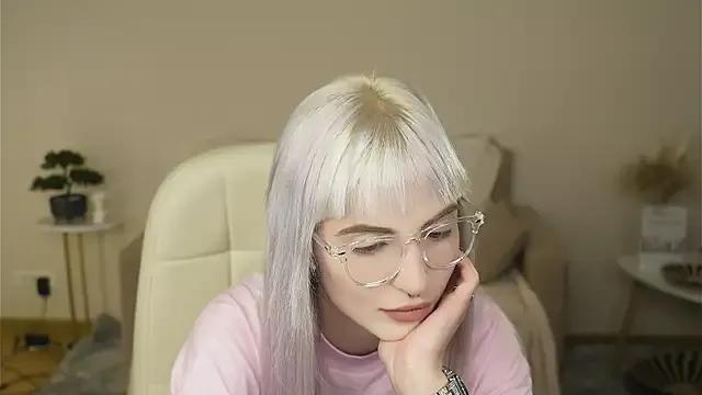 JohnaMannina from StripChat is Freechat