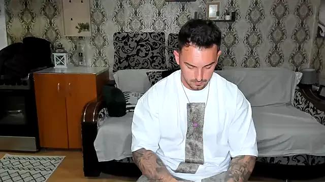 Jonmusclemaster from StripChat is Freechat