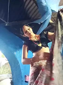 Jooli_xx from StripChat