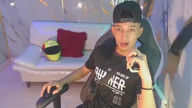 Jose_sexycumm webcams show profile image 