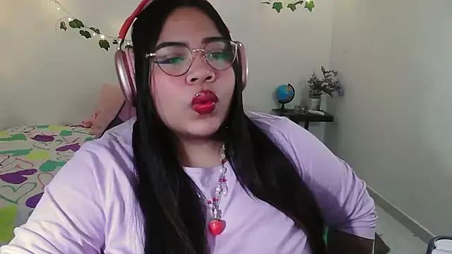 Explore our live girls sluts from our Custom and Multi clubs and checkout exclusive access to highly interactive content, such as shape, hair, titties, pussy type and many more.