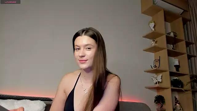 JuicyyPeach_ from StripChat is Freechat