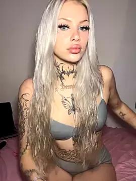 Julamayana from StripChat is Freechat