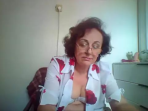 Julia54391 from StripChat is Freechat