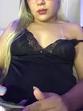 Juliafisher2 from StripChat is Freechat