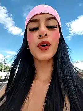 Juliana_Xander from StripChat is Freechat