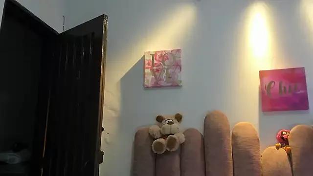 Explore our live girls sluts from our Custom and Multi clubs and checkout exclusive access to highly interactive content, such as shape, hair, titties, pussy type and many more.