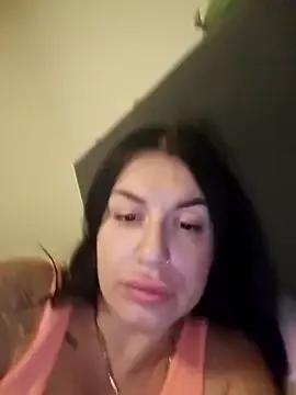 Julianneloreen from StripChat is Freechat