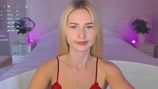 Julie_Blaze from StripChat is Freechat