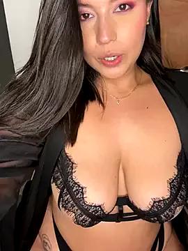 JulieLoa webcams show profile image 