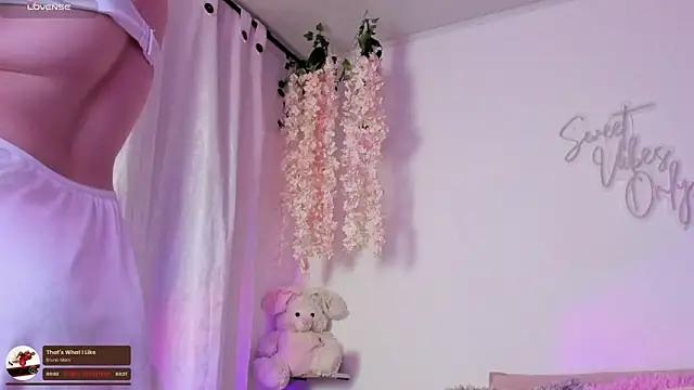 Explore our live girls sluts from our Custom and Multi clubs and checkout exclusive access to highly interactive content, such as shape, hair, titties, pussy type and many more.