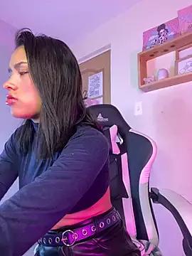 Explore our live girls sluts from our Custom and Multi clubs and checkout exclusive access to highly interactive content, such as shape, hair, titties, pussy type and many more.